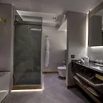 Hotel The Wings Karakoy